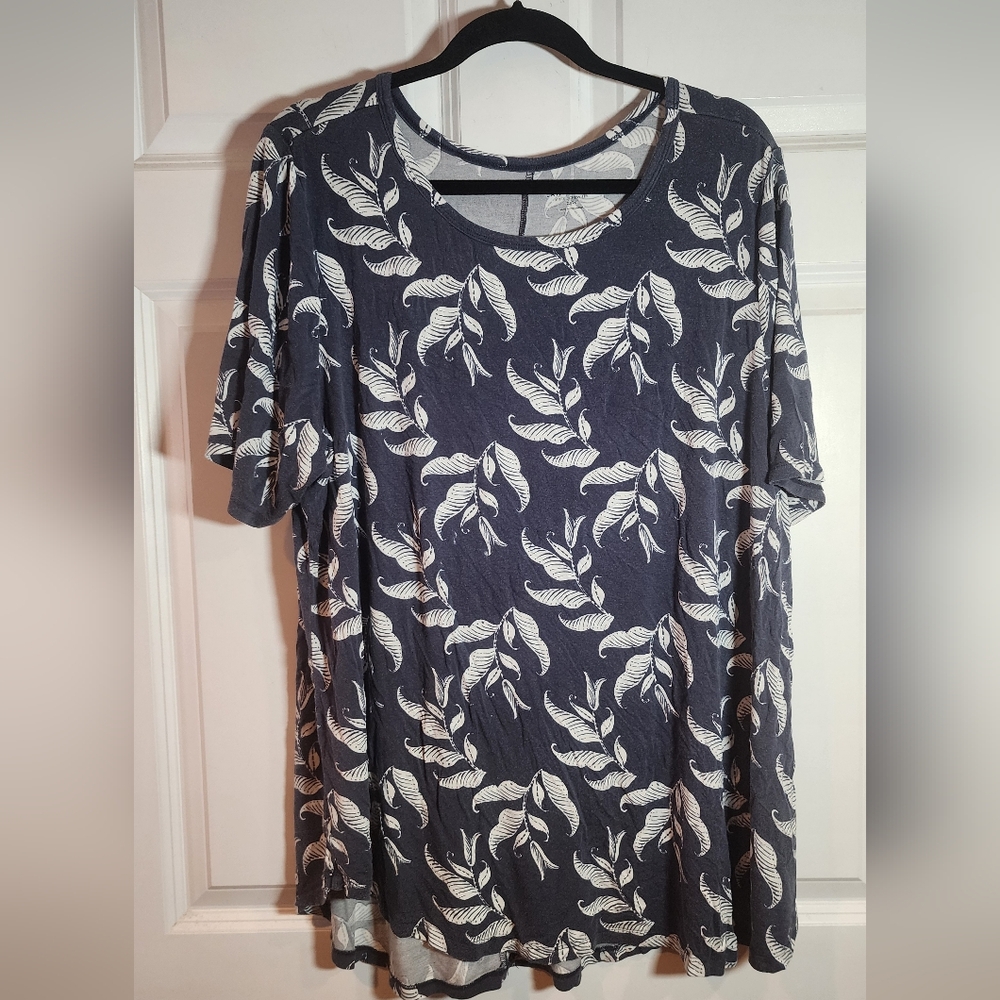 Lane Bryant Fitted Crew Tee Navy Blue Leaf Print Women's Top 22/24